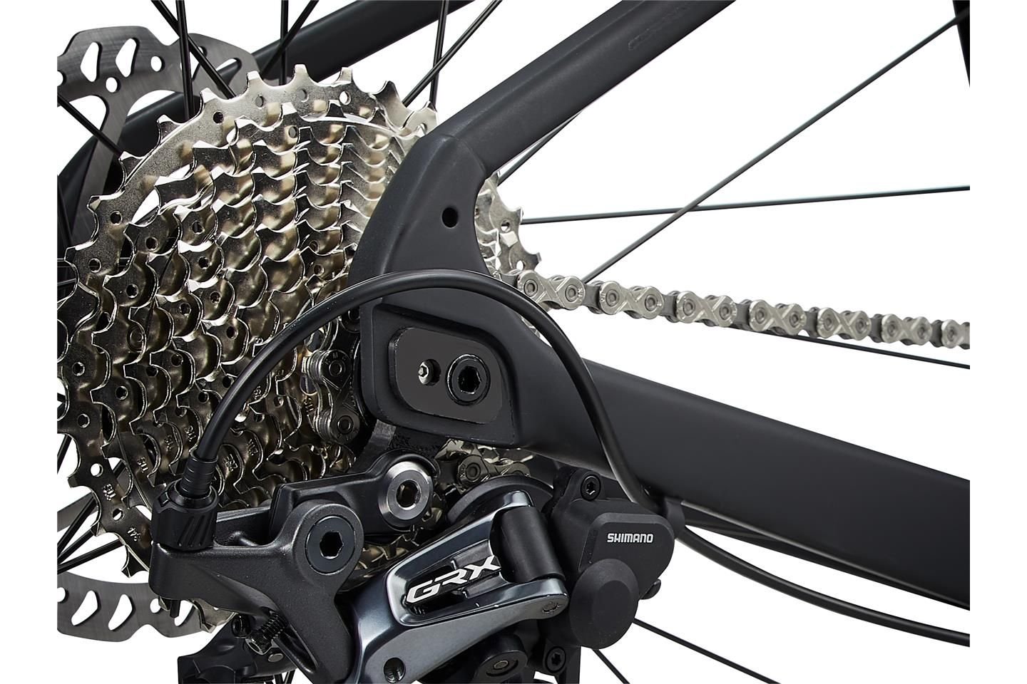 Giant Revolt 0 black 2022
